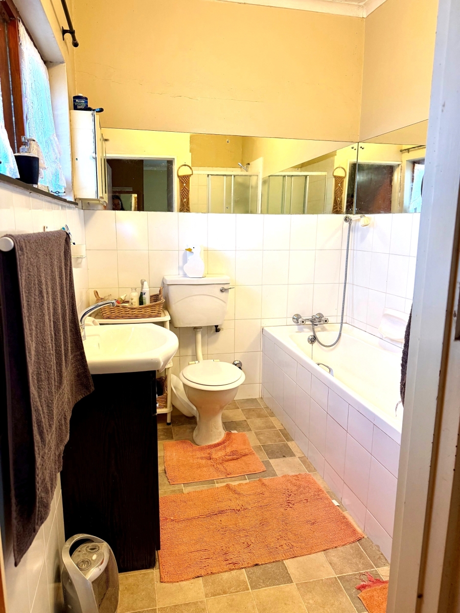 4 Bedroom Property for Sale in Bergzicht Western Cape